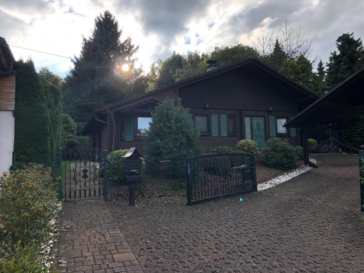 Gemuetliches Holzhaus In Idyllischer Lage Ruppichteroth Exteriör bild