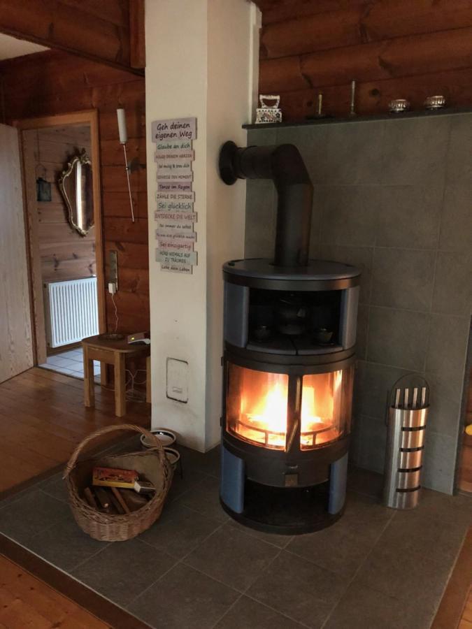 Gemuetliches Holzhaus In Idyllischer Lage Ruppichteroth Exteriör bild