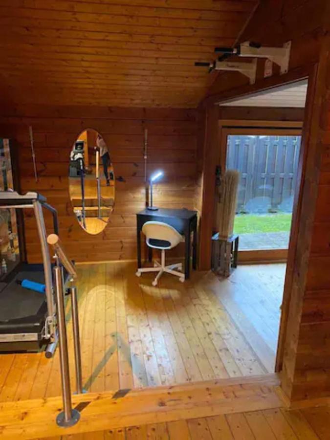 Gemuetliches Holzhaus In Idyllischer Lage Ruppichteroth Exteriör bild