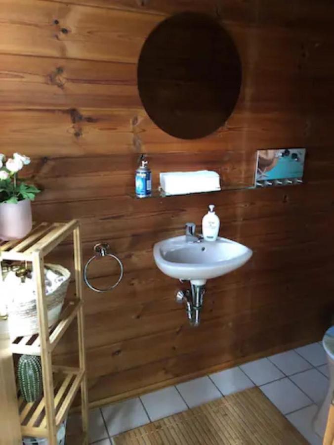 Gemuetliches Holzhaus In Idyllischer Lage Ruppichteroth Exteriör bild